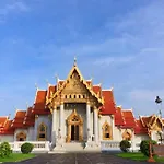 Oyo 818 Suksomboon Residence