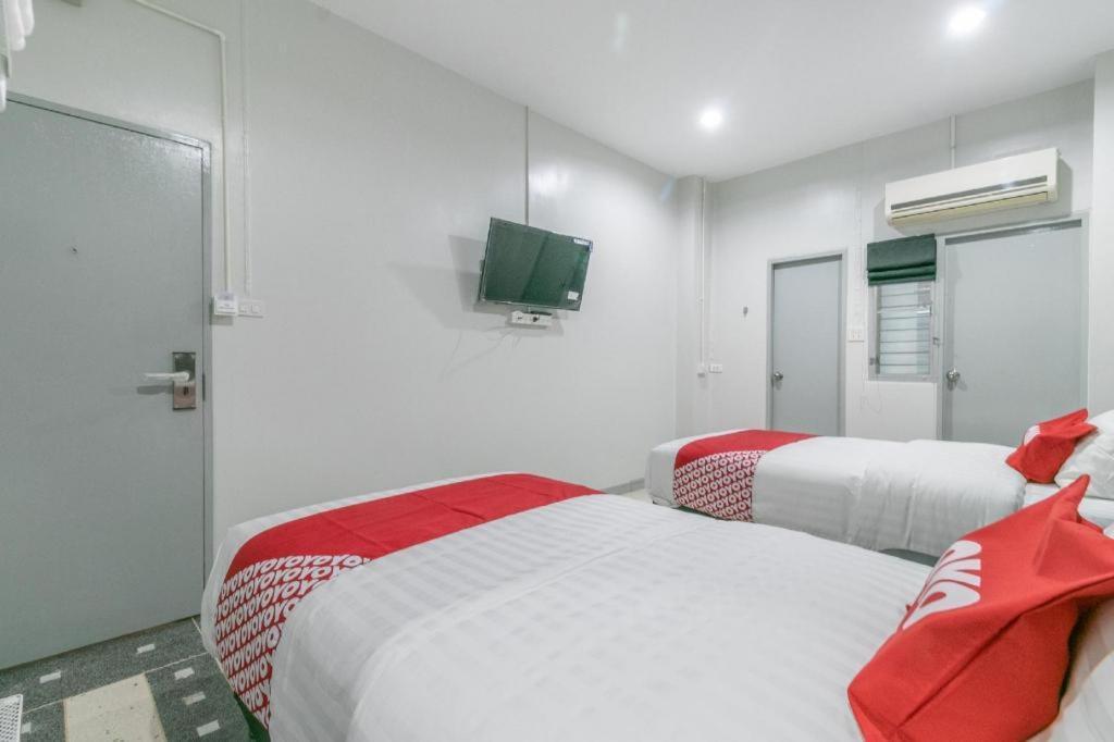 Oyo 818 Suksomboon Hotel Bangkok