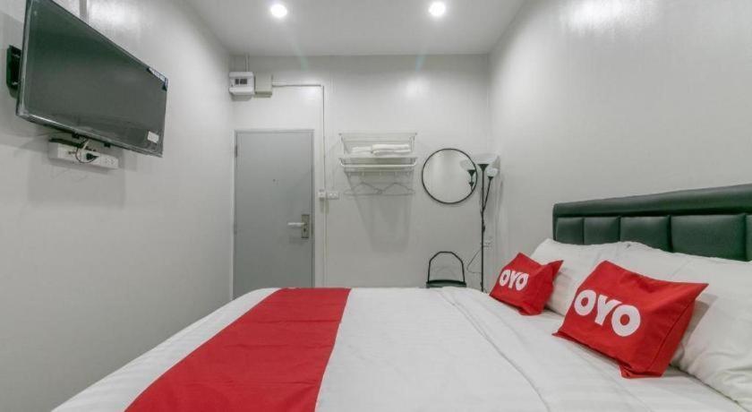 Oyo 818 Suksomboon Hotel Bangkok
